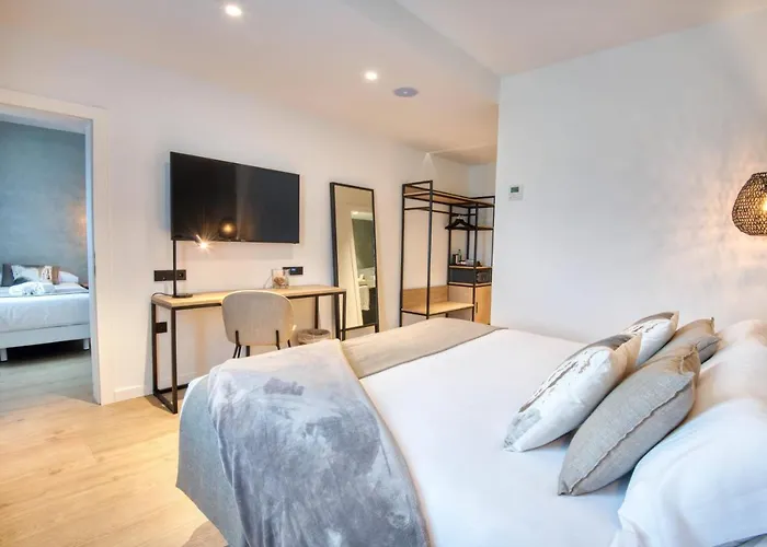 Costabella 3* Girona