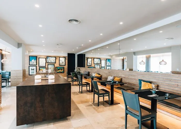 Costabella 3* Girona