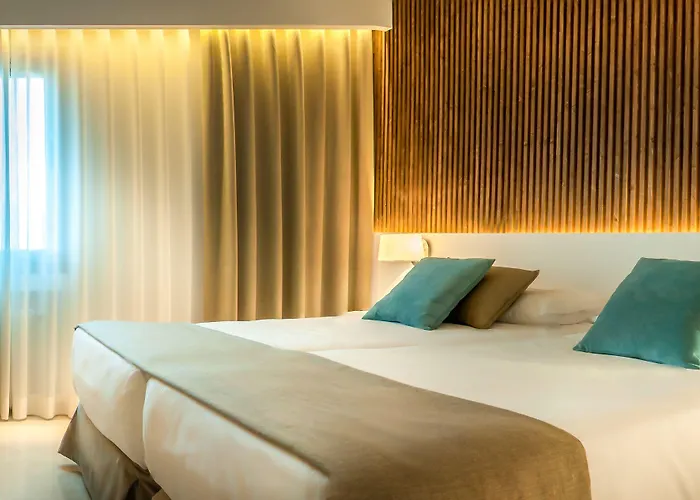 Costabella 3* Girona