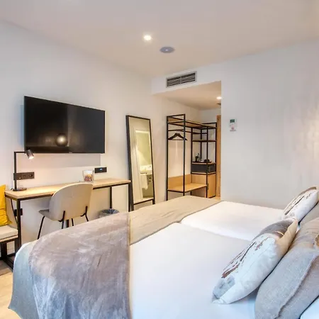 Costabella 3* Girona